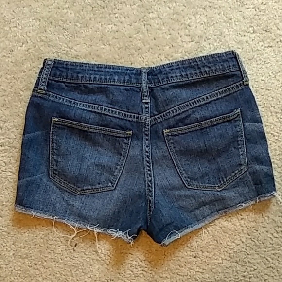 High Rise Universal Thread Shorts - Picture 2 of 4